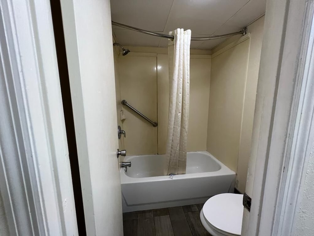 Rodeway Inn Walterboro I 95 - photo 27