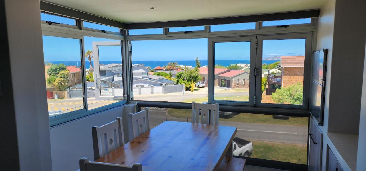 Perlemoen 301 — 4-Star Luxury Hotel in Mossel Bay, South Africa