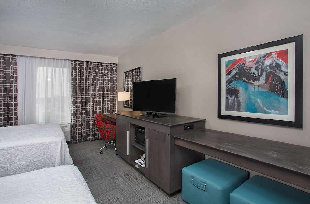 Hampton Inn Vincennes - photo 14