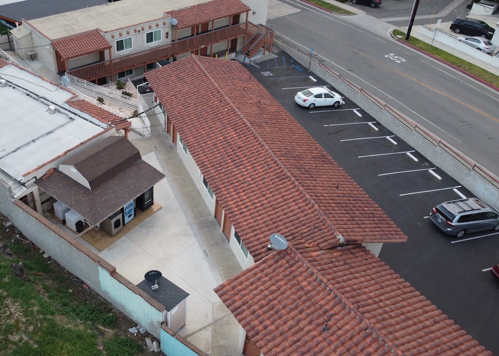 New American Inn and Suites - photo 16