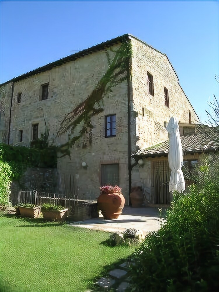 Hotel Monteriggioni — 4-Star Luxury Hotel in Monteriggioni, Italy