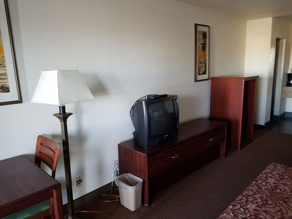 Sahara Inn - photo 8