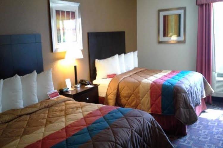 Ramada Inn - photo 5