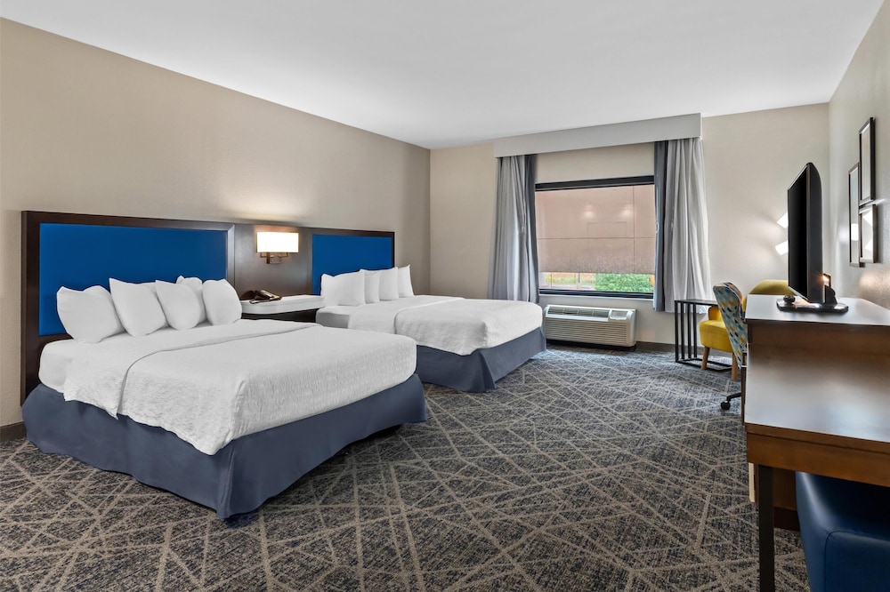 Hampton Inn Laramie - photo 9
