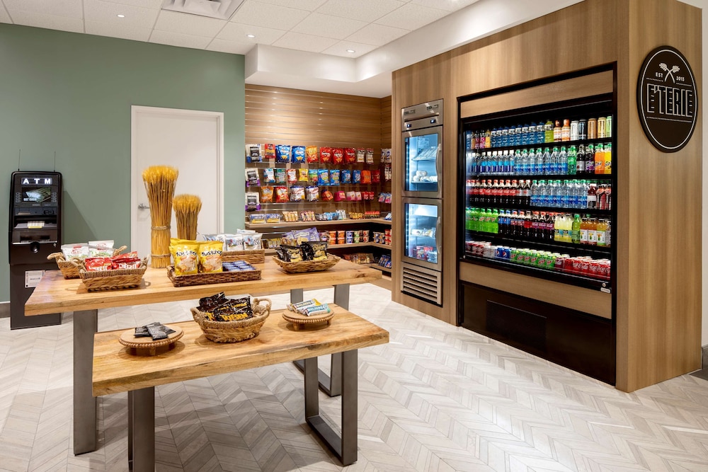 Embassy Suites by Hilton Tampa Airport Westshore - photo 45