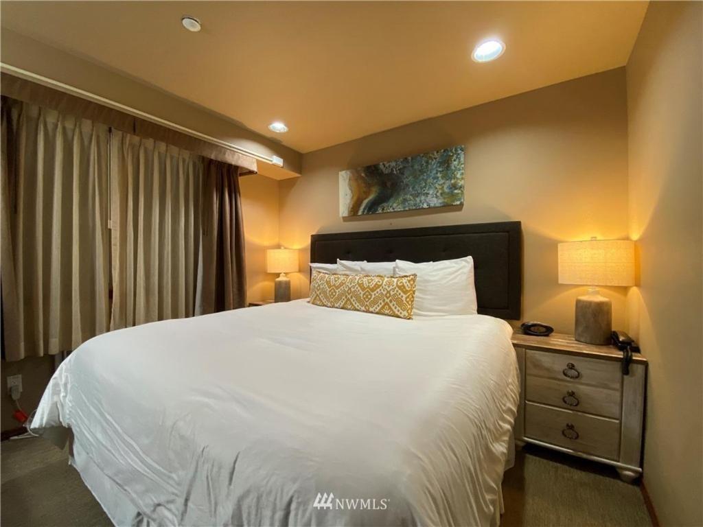 Grandview Lake Chelan Waterfront View Pool Hot Tub Golf 1 Min To Downtown - photo 9