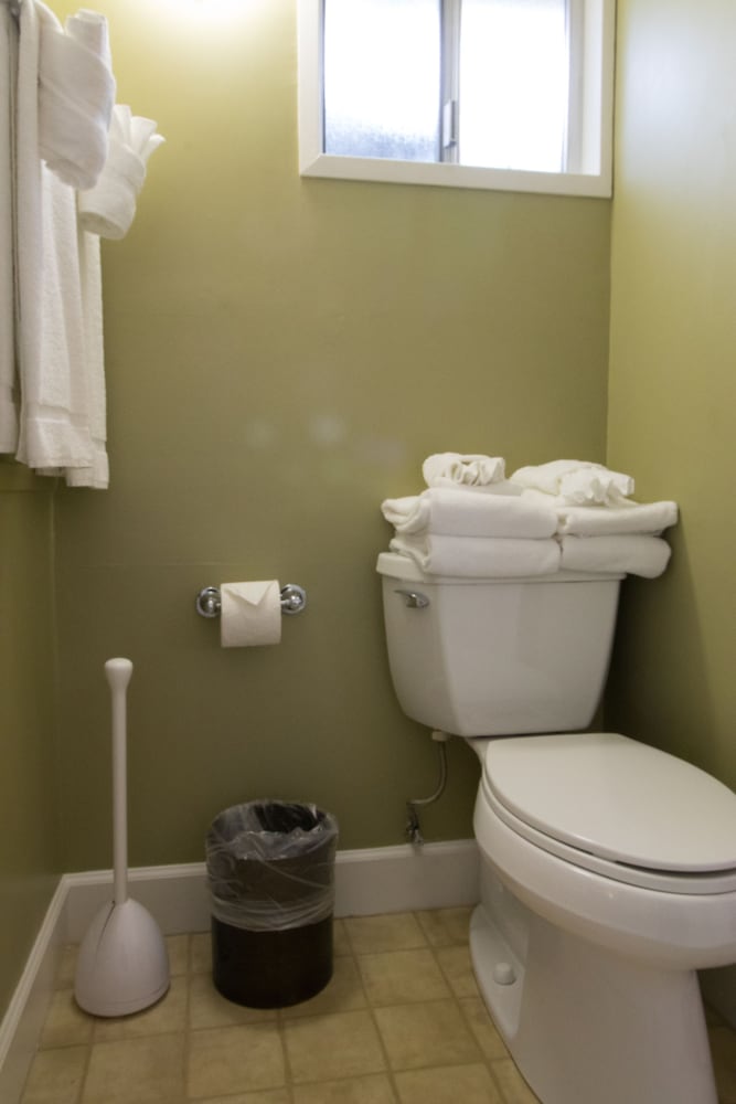 Monterey Peninsula Inn - photo 24