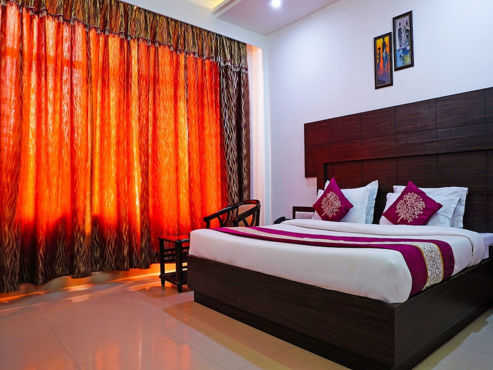 Madhu Resorts — hotel in Agra