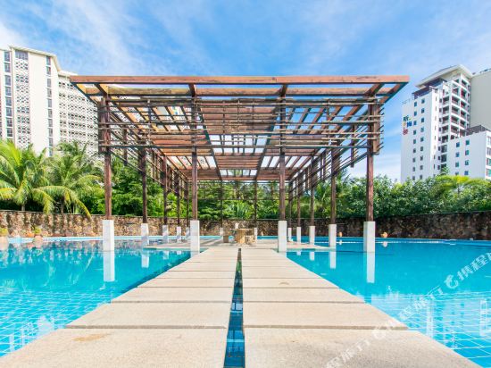 Hai Kuo Tian Kong in Lingshui, People's Republic of China