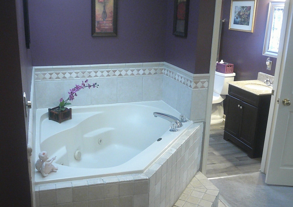 Lil Black Bear Inn - photo 100