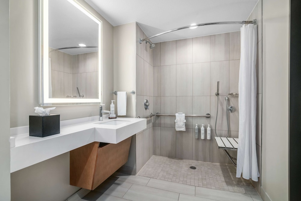 Embassy Suites by Hilton Albuquerque - photo 34