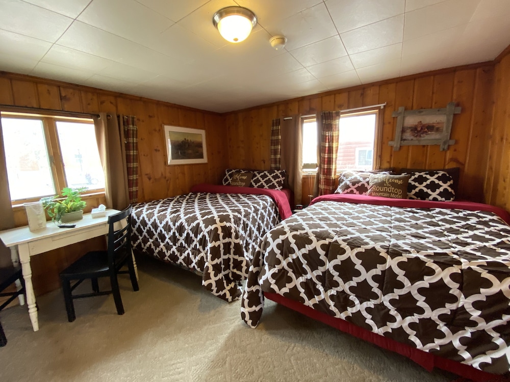 Roundtop Mountain Vista Cabins and Motel - photo 22