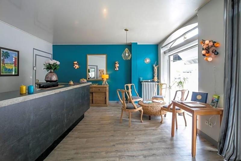 Hv Tel Central in Pau, France