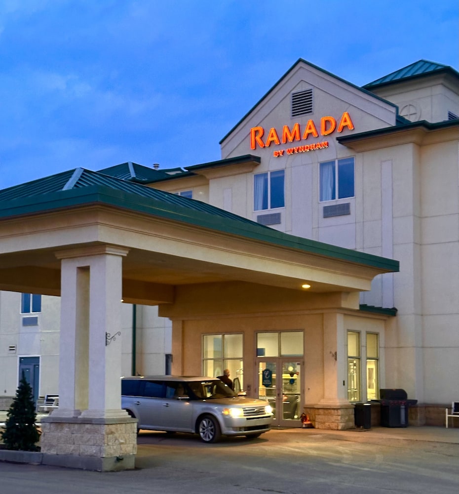 Ramada by Wyndham Estevan — hotel in Estevan