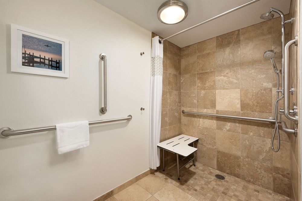 Hampton Inn Appleton Fox River Mall Area - photo 18