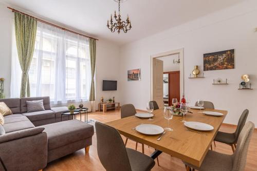 Maximilian Home Budapest — 4-Star Luxury Hotel in Budapest, Hungary