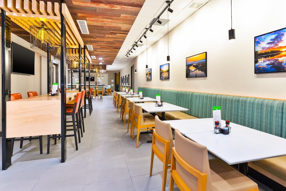 Holiday Inn & Suites Toledo Southwest Perrysburg by IHG - photo 32