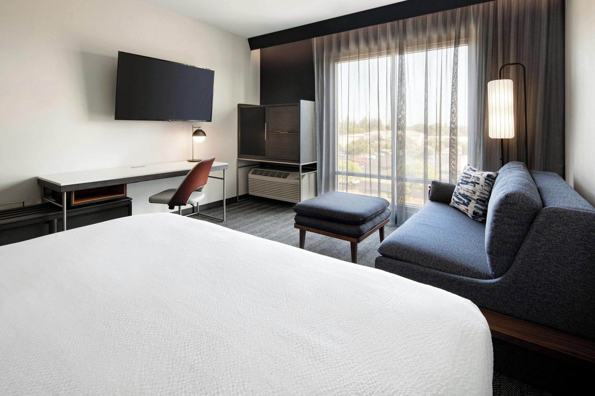 Courtyard by Marriott Fresno Clovis - photo 14