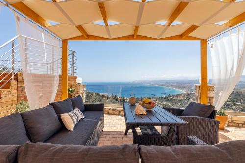 Nami Villa _PrivatePool_ SeaView — 4-Star Luxury Hotel in Palekastro, Greece