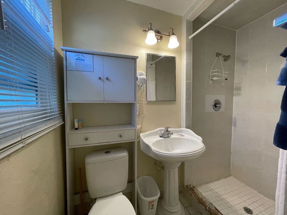 Daytona Shores Inn & Suites - photo 31
