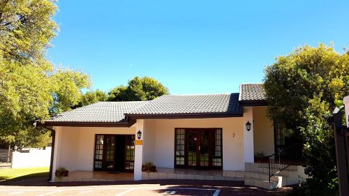 The Hut — hotel in Burgersdorp