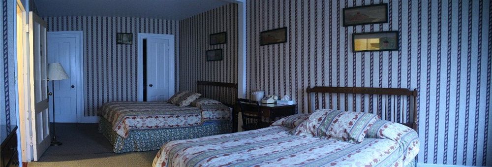 Yankee Pedlar Inn - photo 9