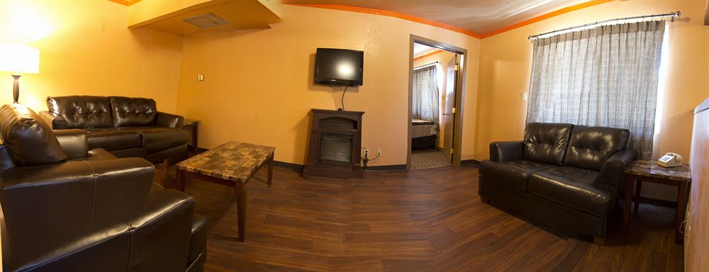 Capitol Inn & Suites - photo 17
