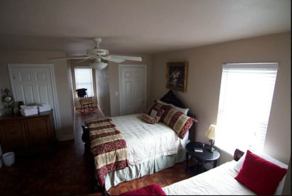 Davis Mountains Inn - photo 9