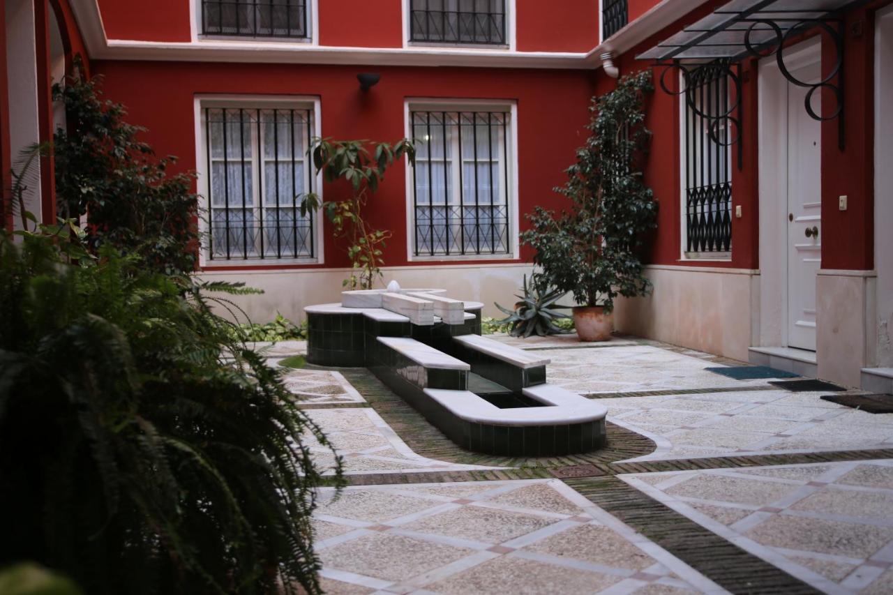Apartamento Judería Lirio alto — 4-Star Luxury Hotel in Sevilla, Spain