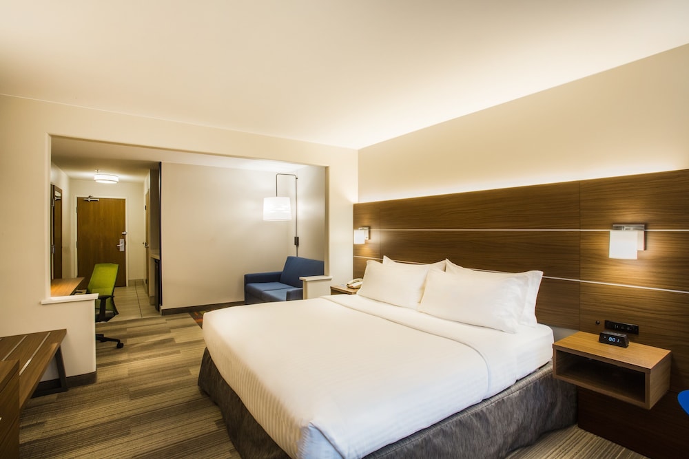 Holiday Inn Express & Suites Cedar City by IHG - photo 21