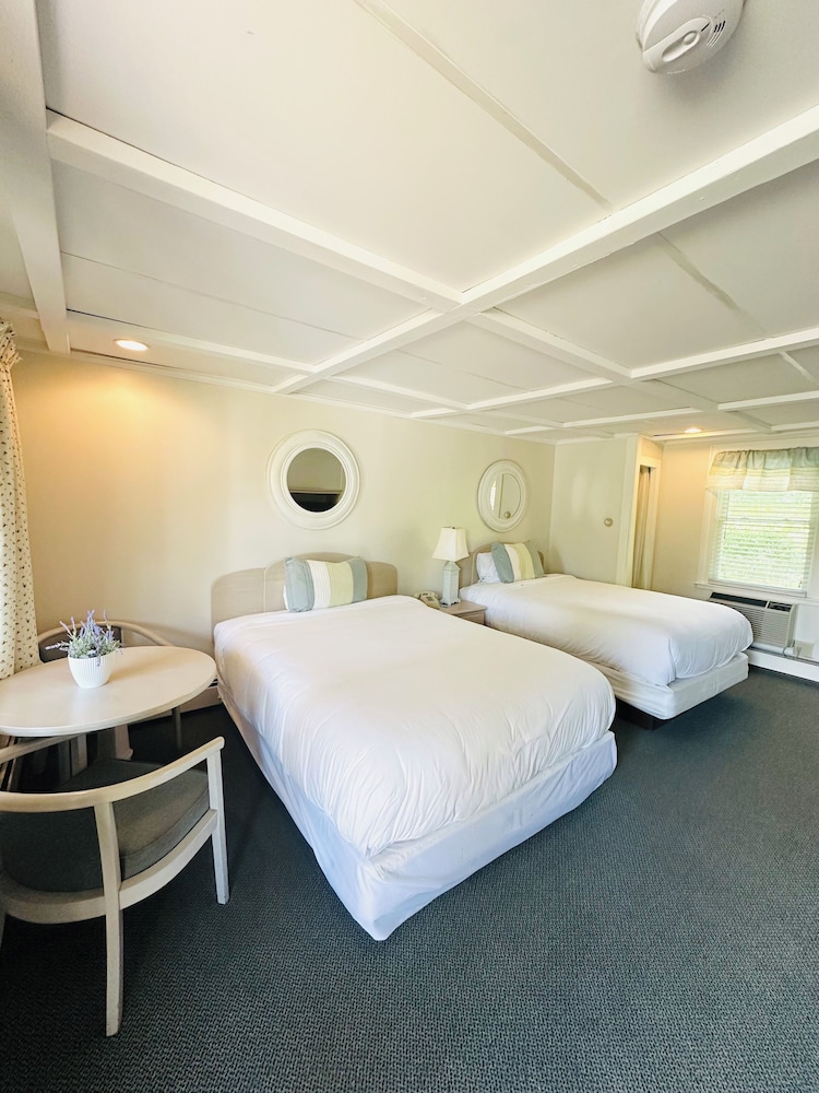 ShoreWay Acres Inn & Cape Cod Lodging in Falmouth, United States