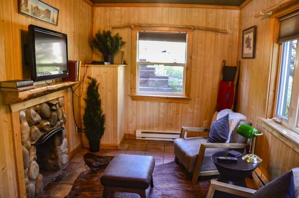 The Woolly Bugger Inn - photo 67