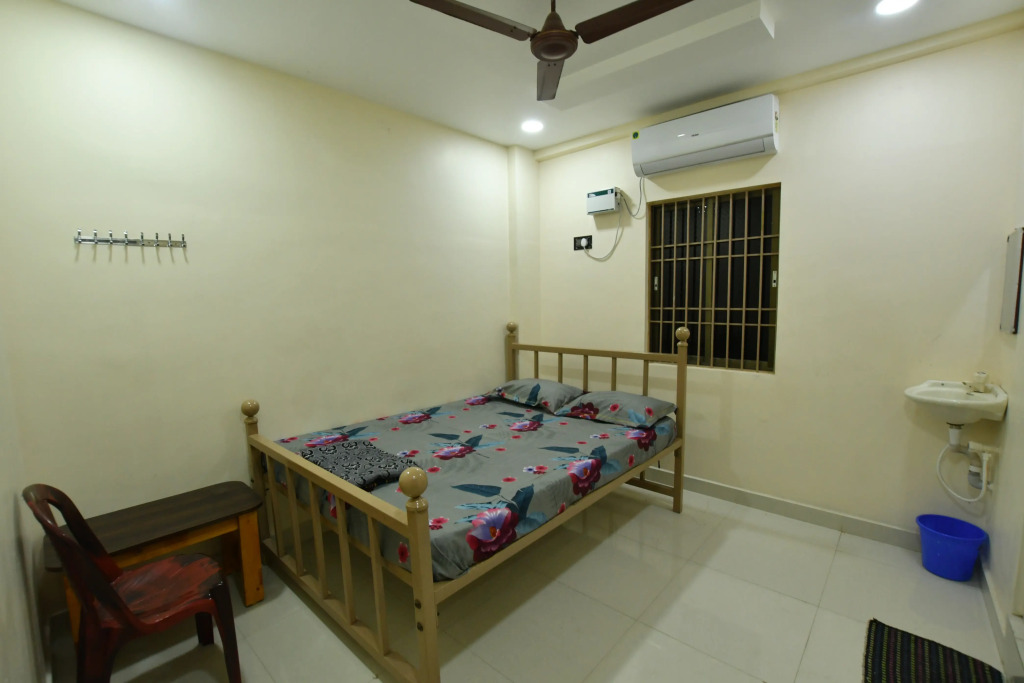 Vijay Balaji Mahal A C in Tiruvannamalai, India