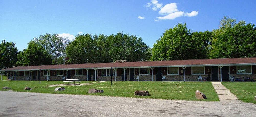 Spinning Wheel Motel - photo 10