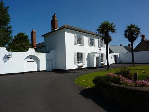 The White House Guest House — 4-Star Luxury Hotel in Taunton, United Kingdom