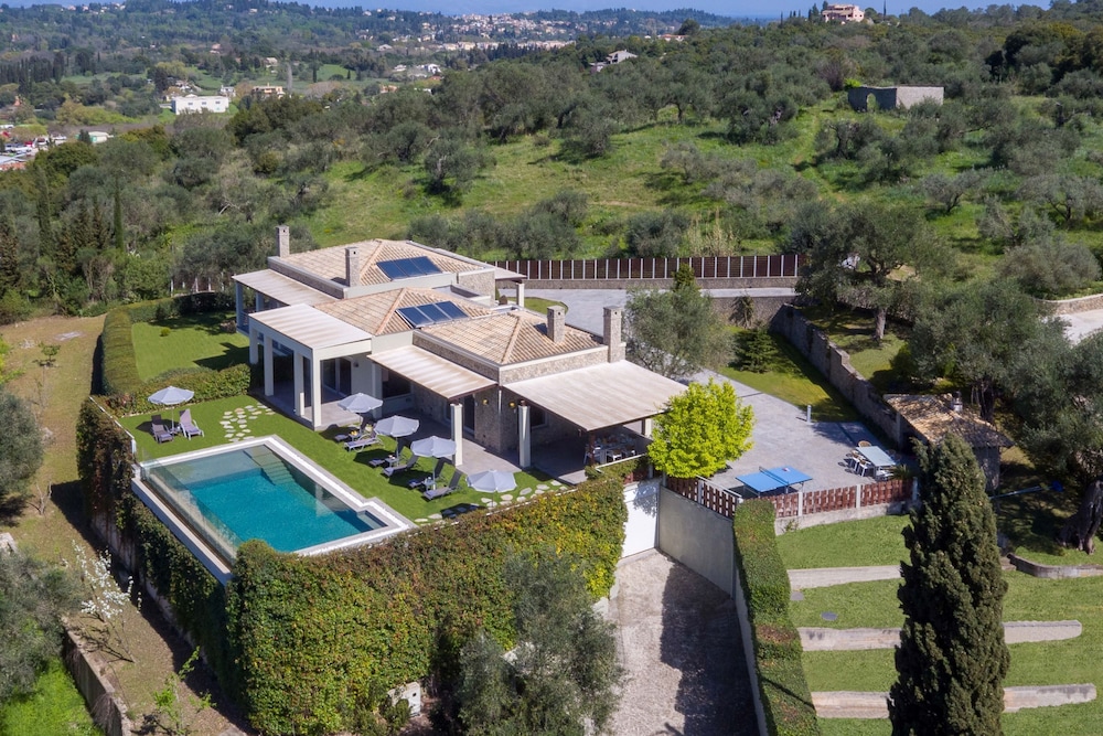 Luxury Villa Helanes — 4-Star Luxury Hotel in Corfu, Greece