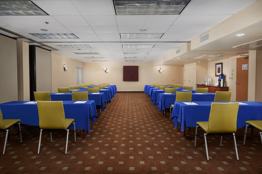 Holiday Inn Express Scottsdale North by IHG - photo 35