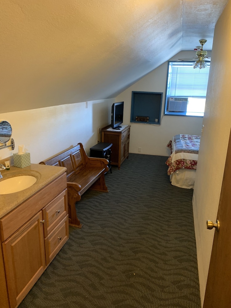 Sugarloaf Mountain Motel - photo 19