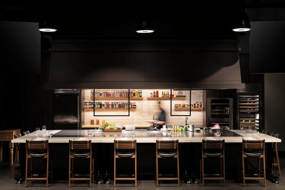 Epicurean Atlanta Autograph Collection - photo 67