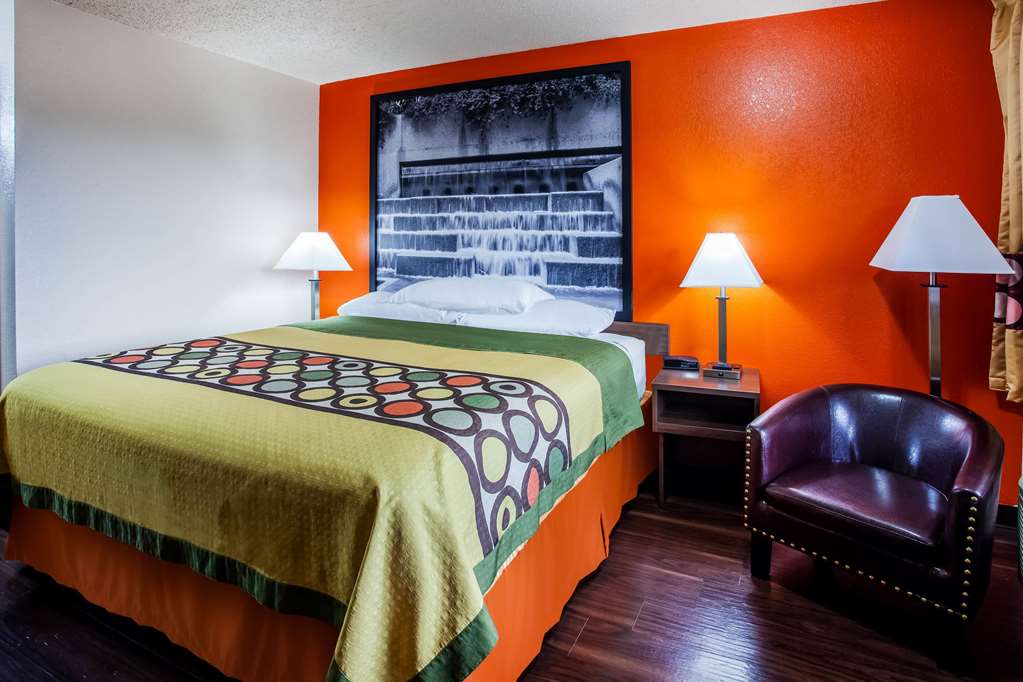 Super 8 by Wyndham Giddings - photo 10