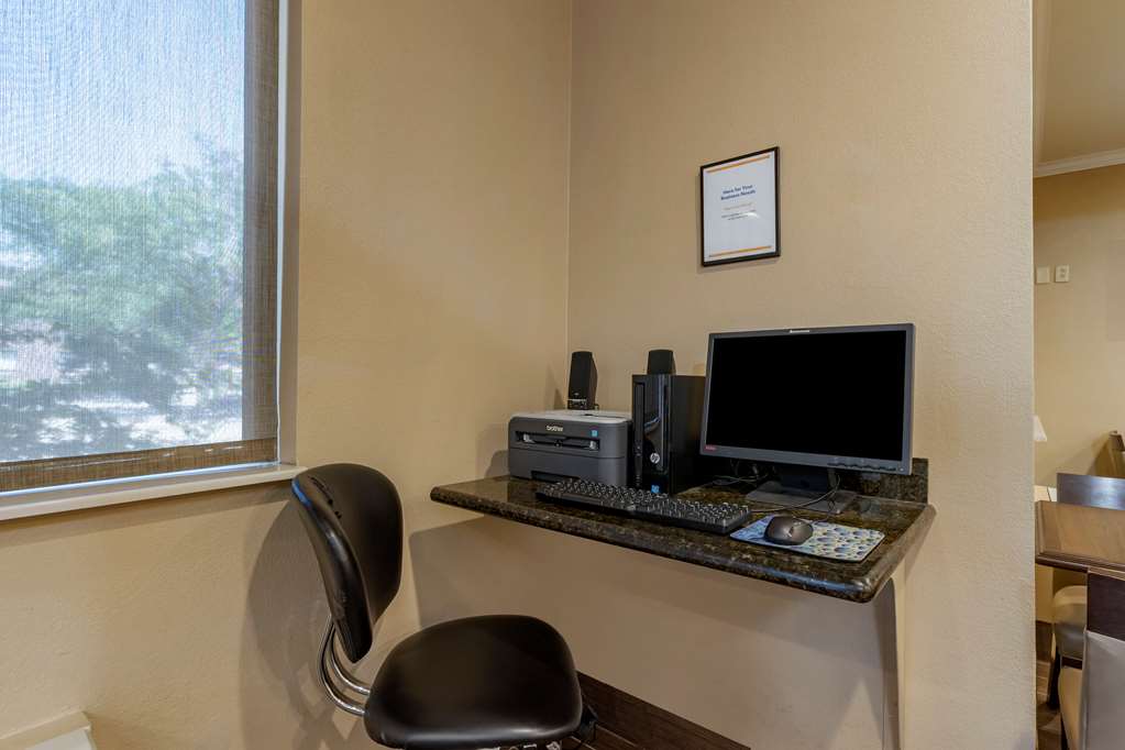 Comfort Inn & Suites Waterloo Cedar Falls - photo 26