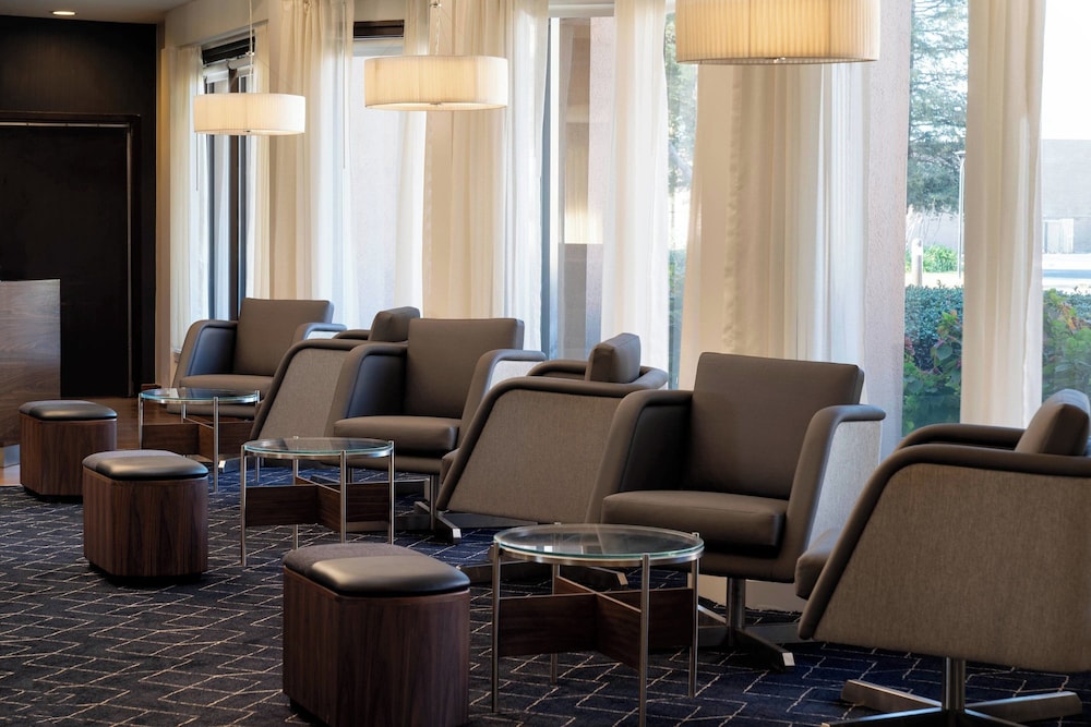 Courtyard by Marriott Bakersfield - photo 3