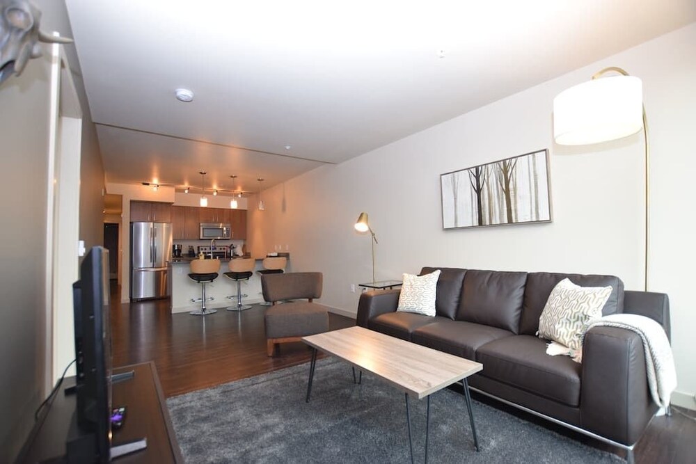 Capitol Hill Suites by Luxe Hubs - photo 36