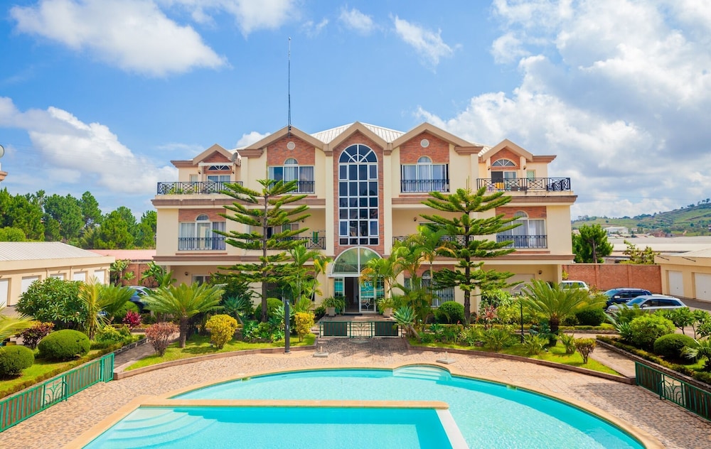 Appartements Le Paradisier Ambatobe — 4-Star Luxury Hotel in Antananarivo, Madagascar
