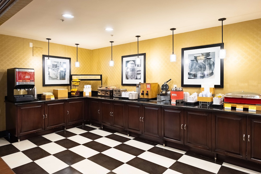Hampton Inn & Suites Salt Lake City Airport - photo 45