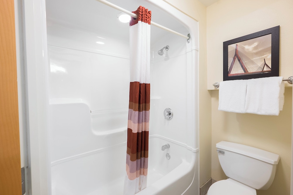 Red Roof Inn Raleigh Southwest Cary - photo 20