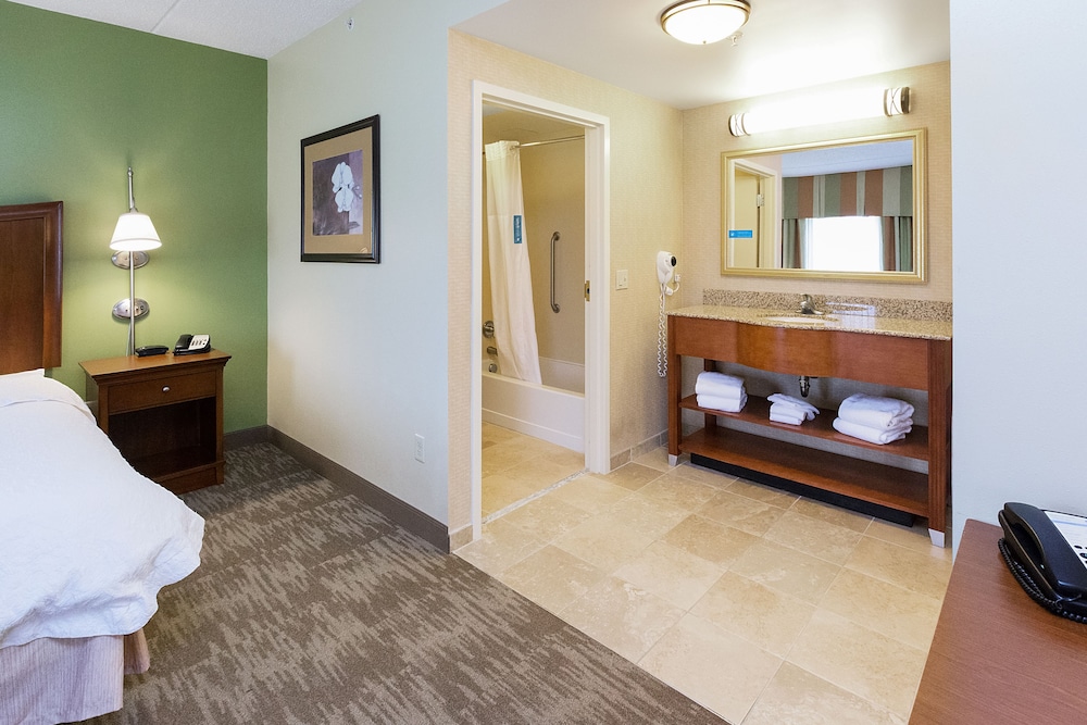 Hampton Inn & Suites Blairsville - photo 31