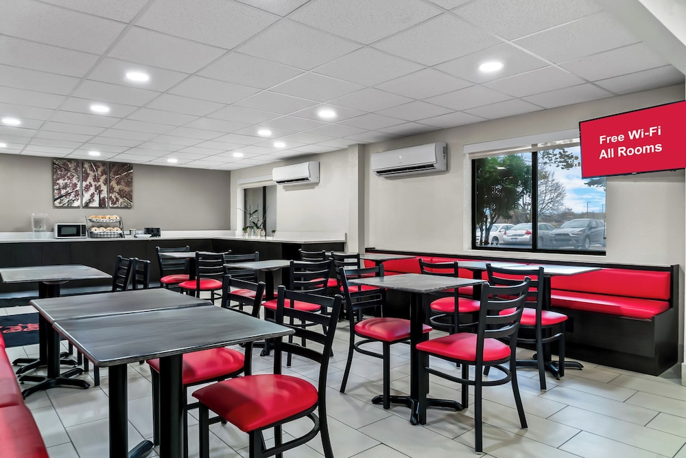 Red Roof Inn Flint - photo 32