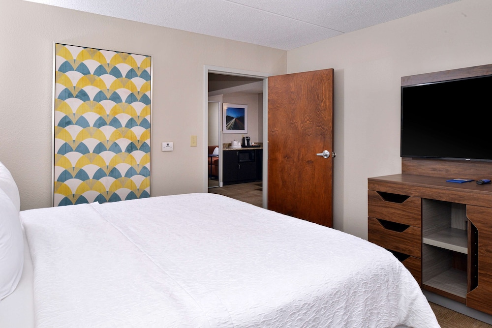 Hampton Inn Henderson - photo 13