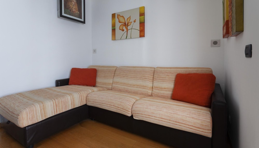 Italianway Easy Baiamonti 1 — 4-Star Luxury Hotel in Milan, Italy